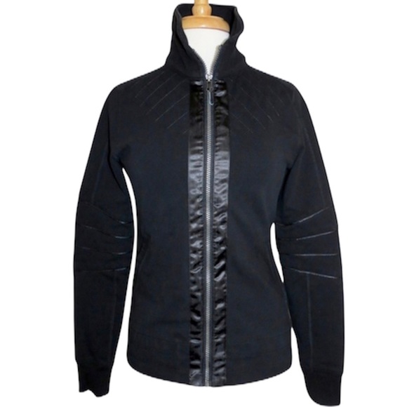 Lululemon black mogul jacket size 4